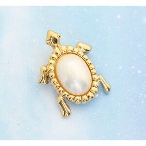 Vintage Pearl Golden Turtle Brooch | Gold Tone Brooch | Trifari | J7
